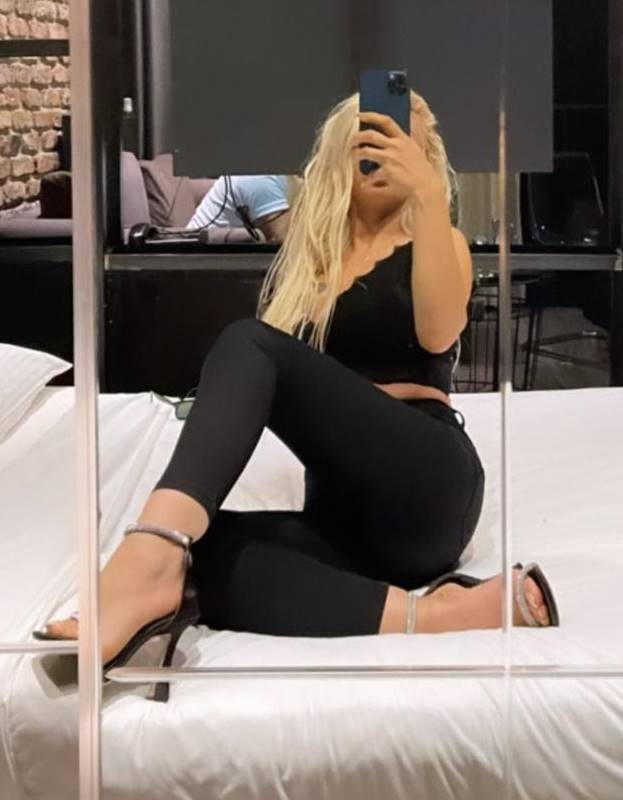 İkitelli Escort Esra İle Güzel Şehvetli Zevkler